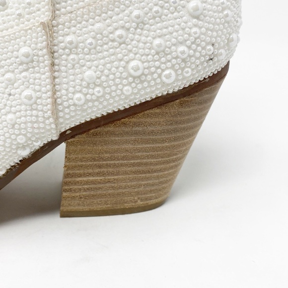 Cozzy Girl Women’s Pearl Cowboy Bootie - Picture 7 of 16